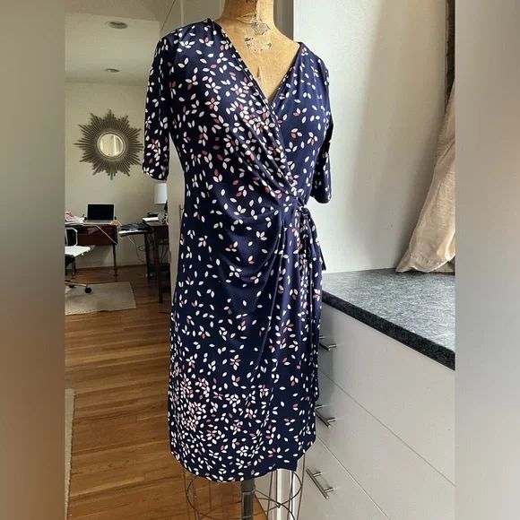 EUC Motherhood Maternity/Nursing Blue Multi Wrap, Small, MSRP $69 - Picture 2 of 10